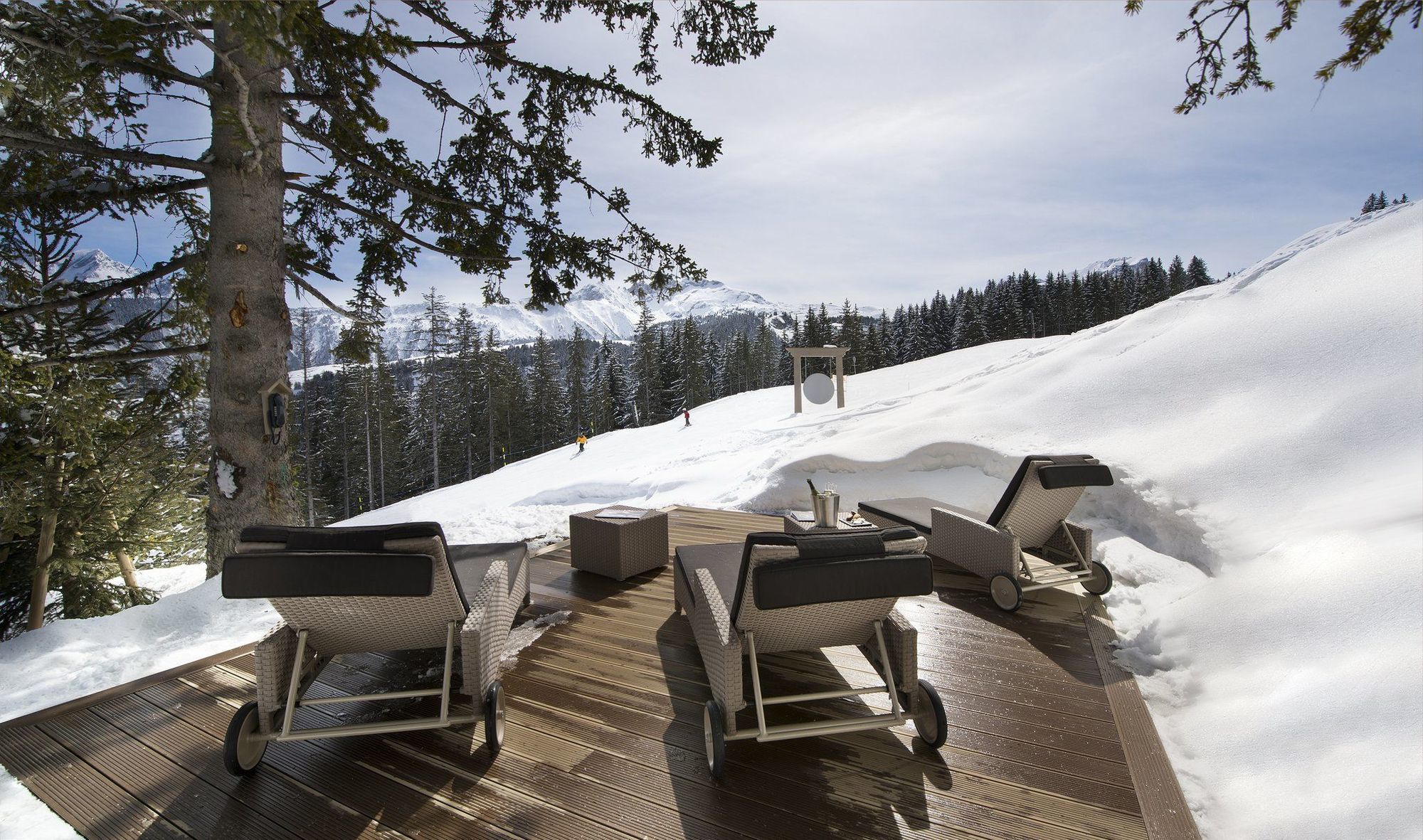 Hotel Le K2 Palace Courchevel Exterior photo